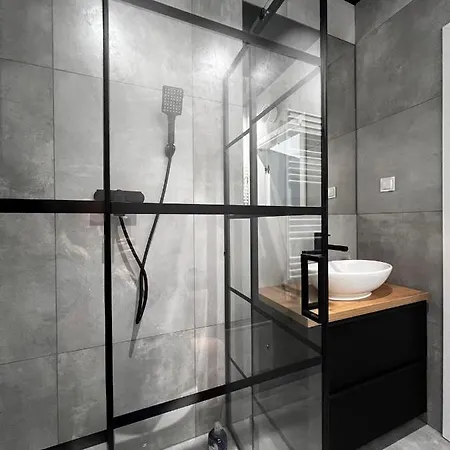 - Legnicka Business Center Apartamento Wrocław