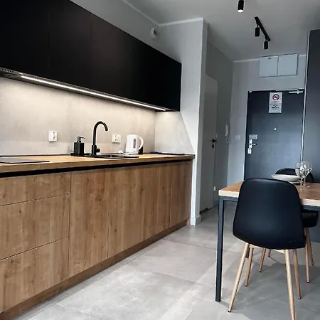 - Legnicka Business Center 公寓 *